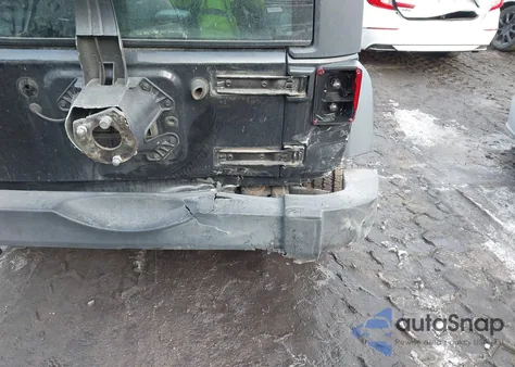 2016 Jeep Wrangler Sport z USA, uszkodzony, nr VIN 1C4AJWAGXGL253416